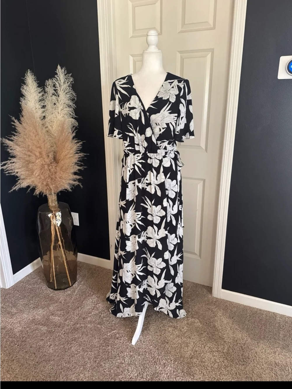 Show Me Your Mumu Sophia Black and White Floral Wrap Maxi Dress size XL - Picture 7 of 12